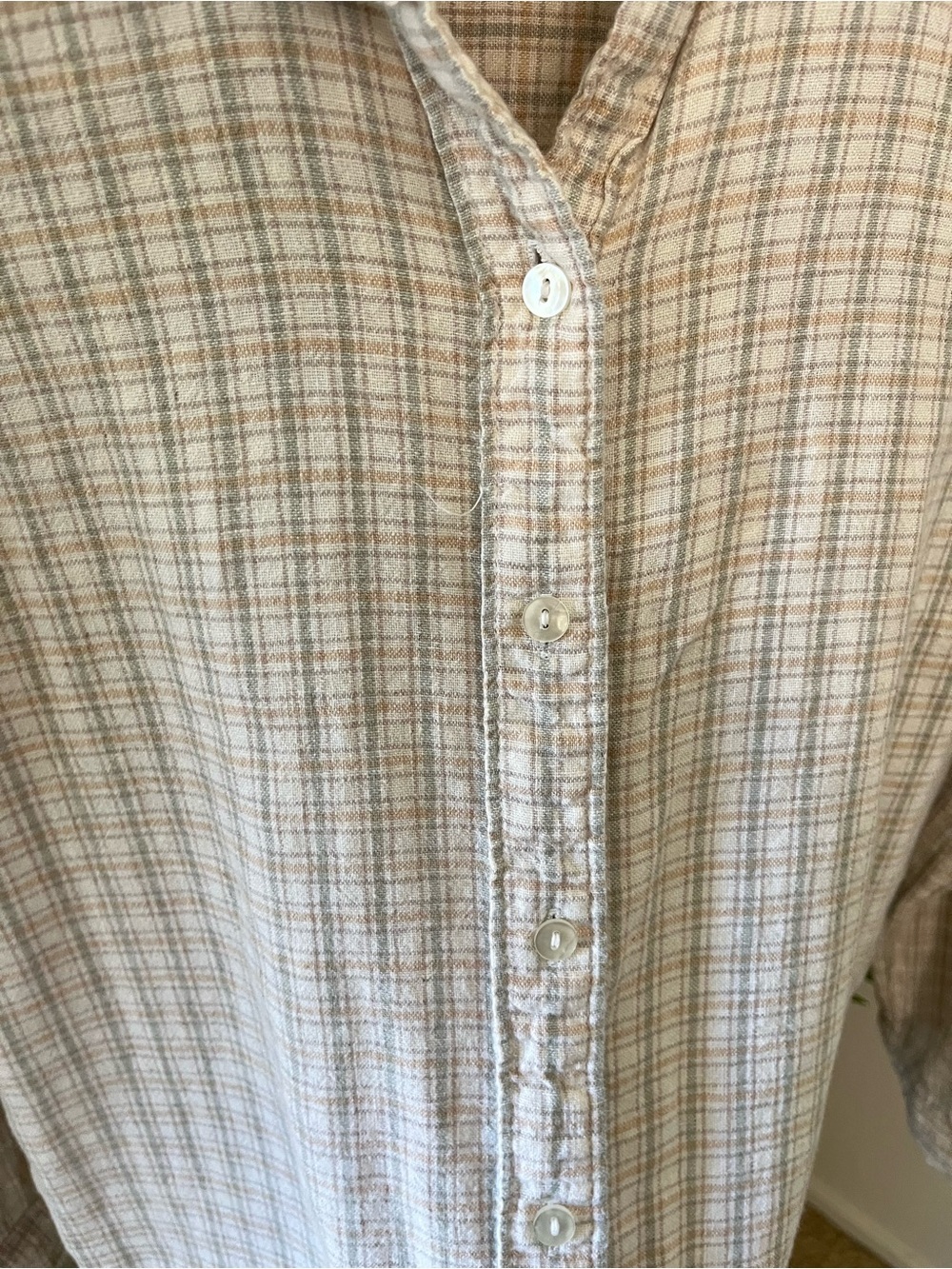 🤍 A&F Linen blend Beige Plaid Button-Down Shirt size XS - Picture 4 of 7